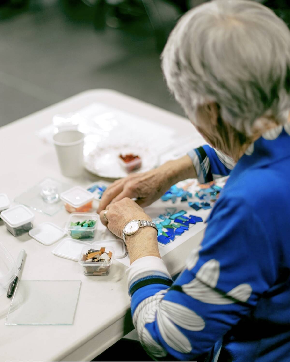 A Belindas Connection Café event at Newton Cultural Centre in November 2022 during a Studio 73-led session about fused-glass art pieces. (Submitted photo: Solay Creative Media)
