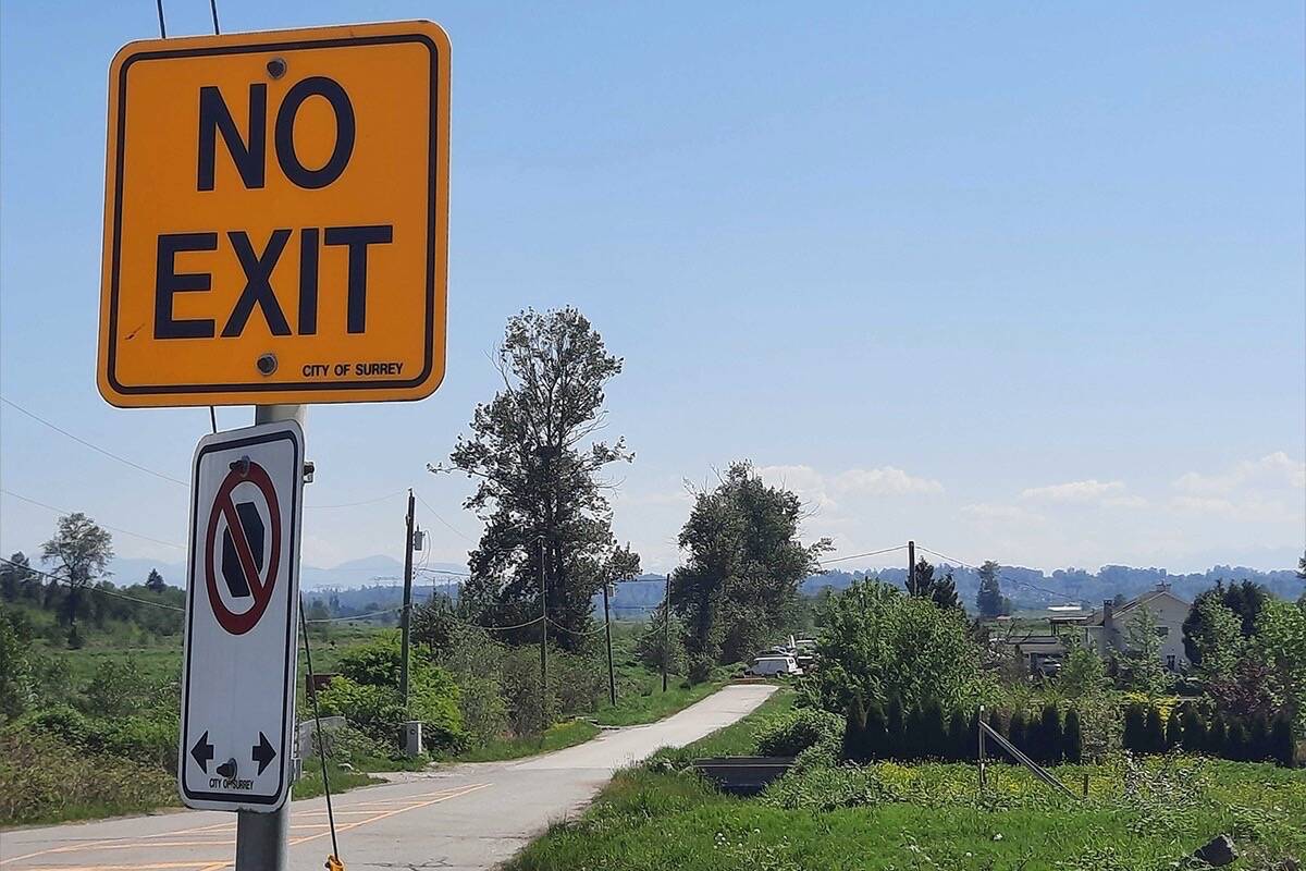 End of the line? For now, 72 Avenue ends at 152 Street but City of Surrey is looking at expanding the avenue east to 176 Street. (Photo: Tom Zytaruk)