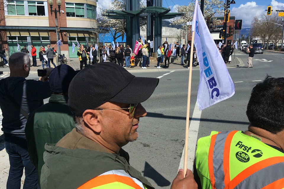 33384846_web1_230411-CPL-Transit-Drivers-Rally-Five-Corners-rally_1