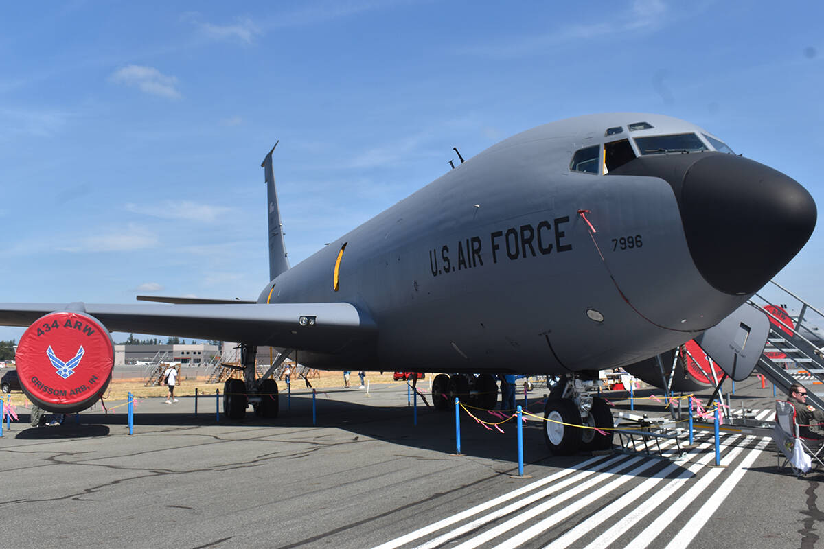 33583825_web1_230817-ABB-airshow-15_11