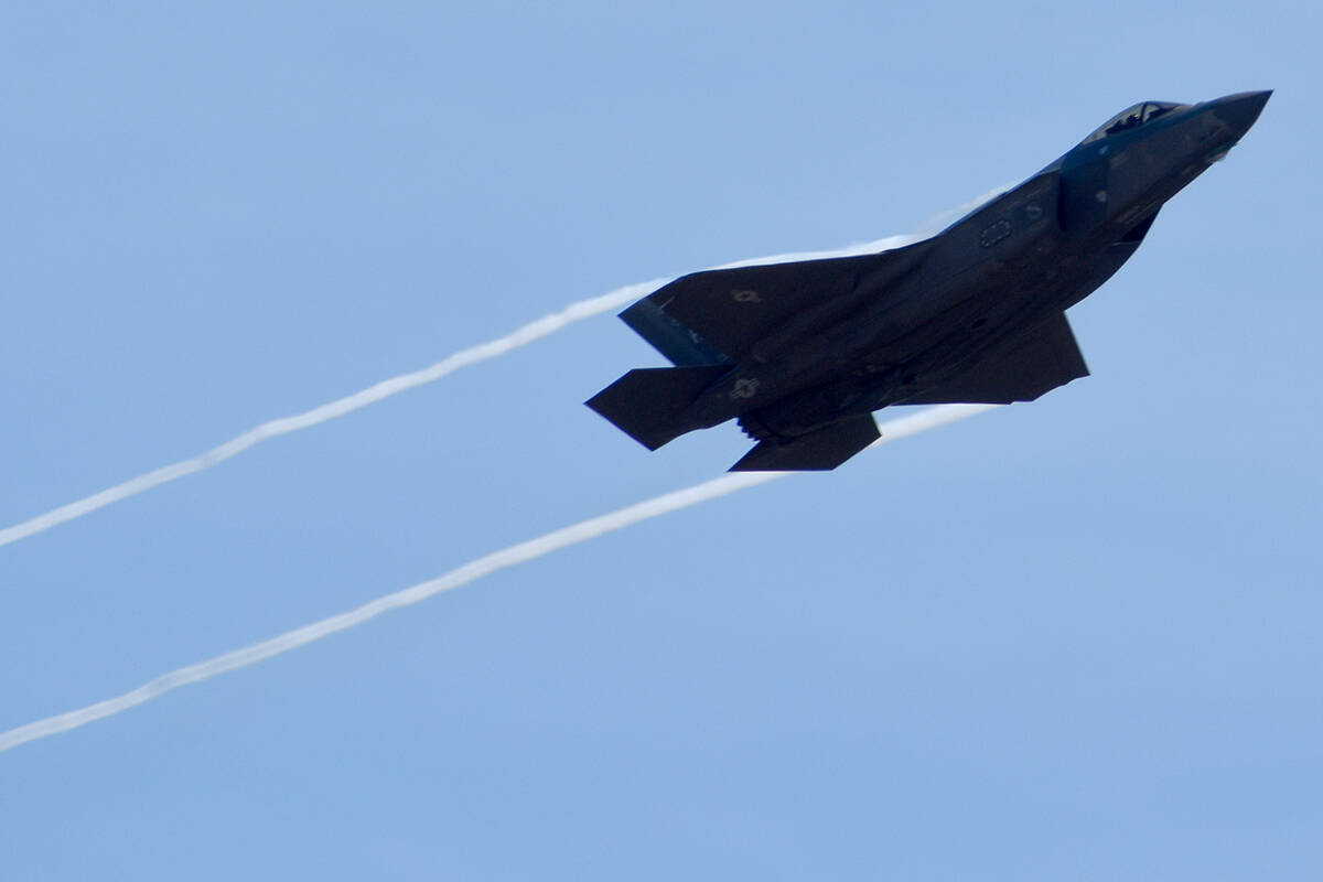 33583825_web1_230817-ABB-airshow-15_19