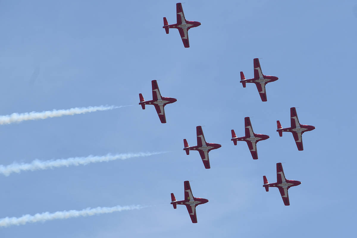33583825_web1_230817-ABB-airshow-15_6