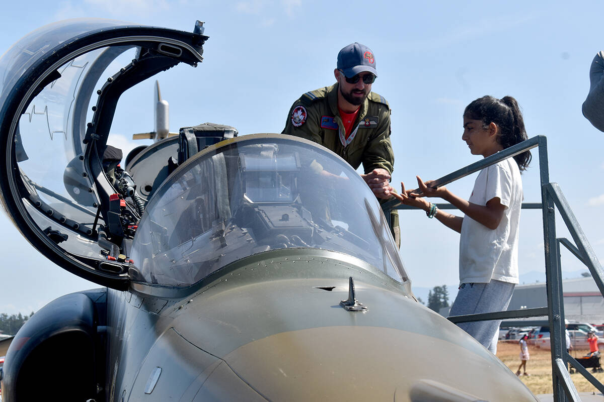 33583825_web1_230817-ABB-airshow-15_8