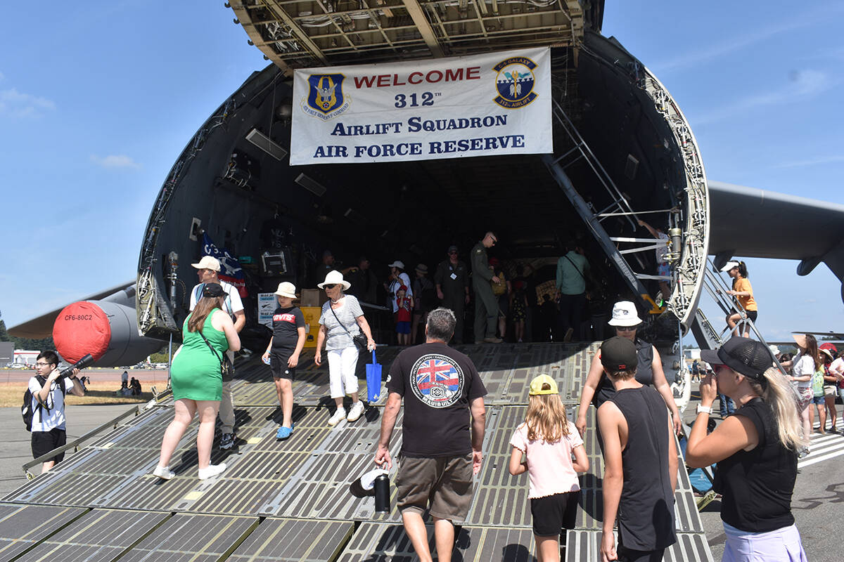 33583825_web1_230817-ABB-airshow-15_9