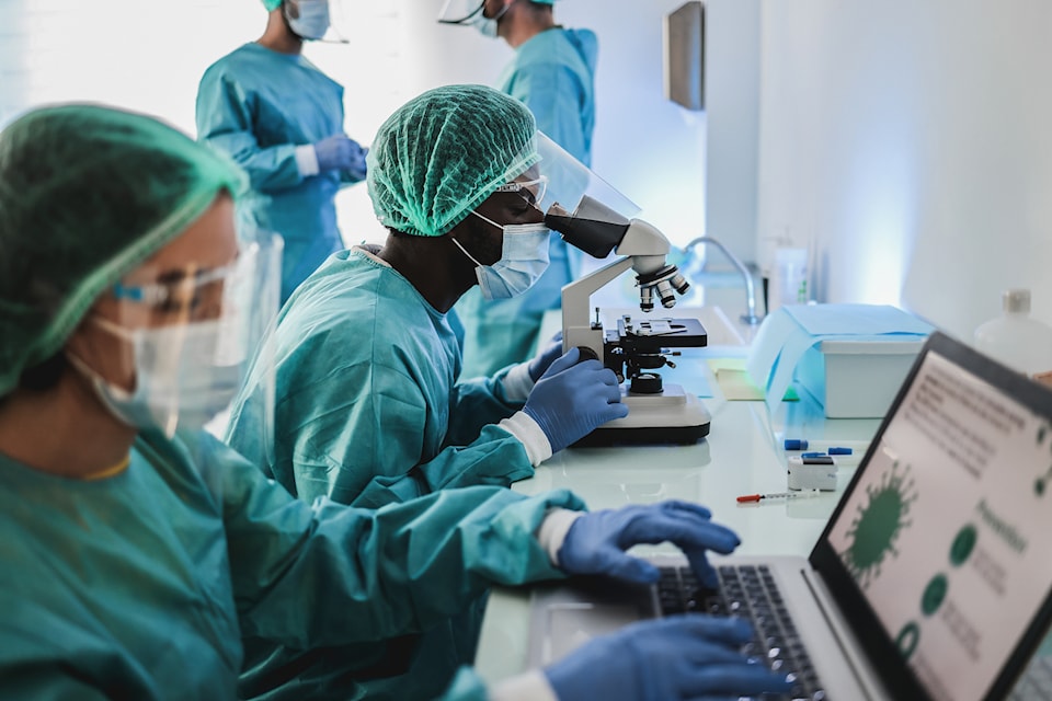 virus-lab-adobestock_414428231