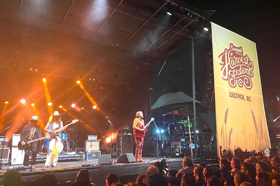240404-sul-barnsidefestlineup-sheepdogs_1