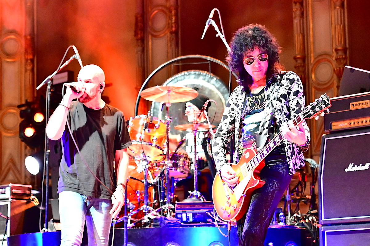 Bonham plays all of Led Zeppelin's 'Physical Graffiti' in Vancouver