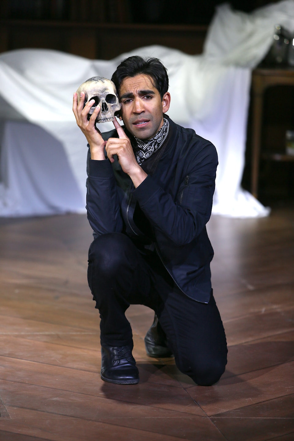 hamlet_nadeem-phillip-umar-khitab-as-hamlet-photo-by-tim-matheson-3-scaled