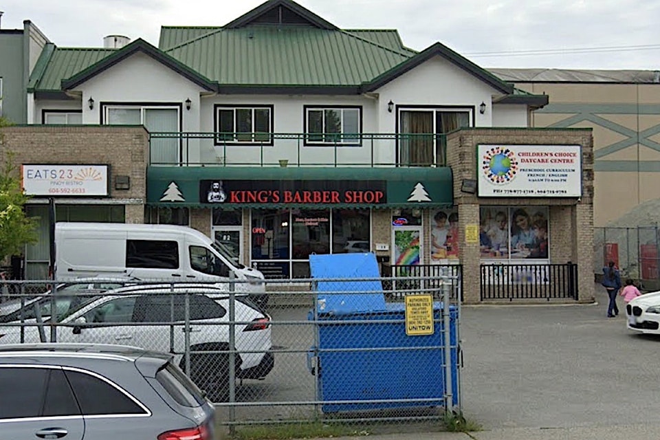 250123-snw-m-kingsbarbershopjpg