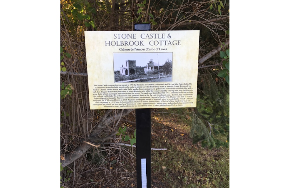 stone-castle-holbrook-cottage-marker-sept-2016-1