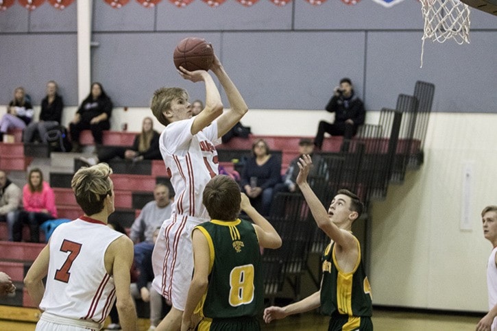 17703sylvanlake-12JaceMartin-LakerBasketball2016121494318301