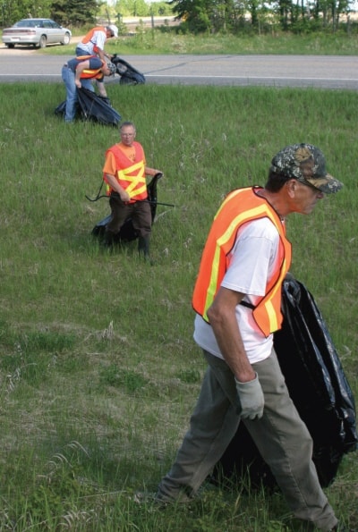 27183sylvanlakeCleanup060613