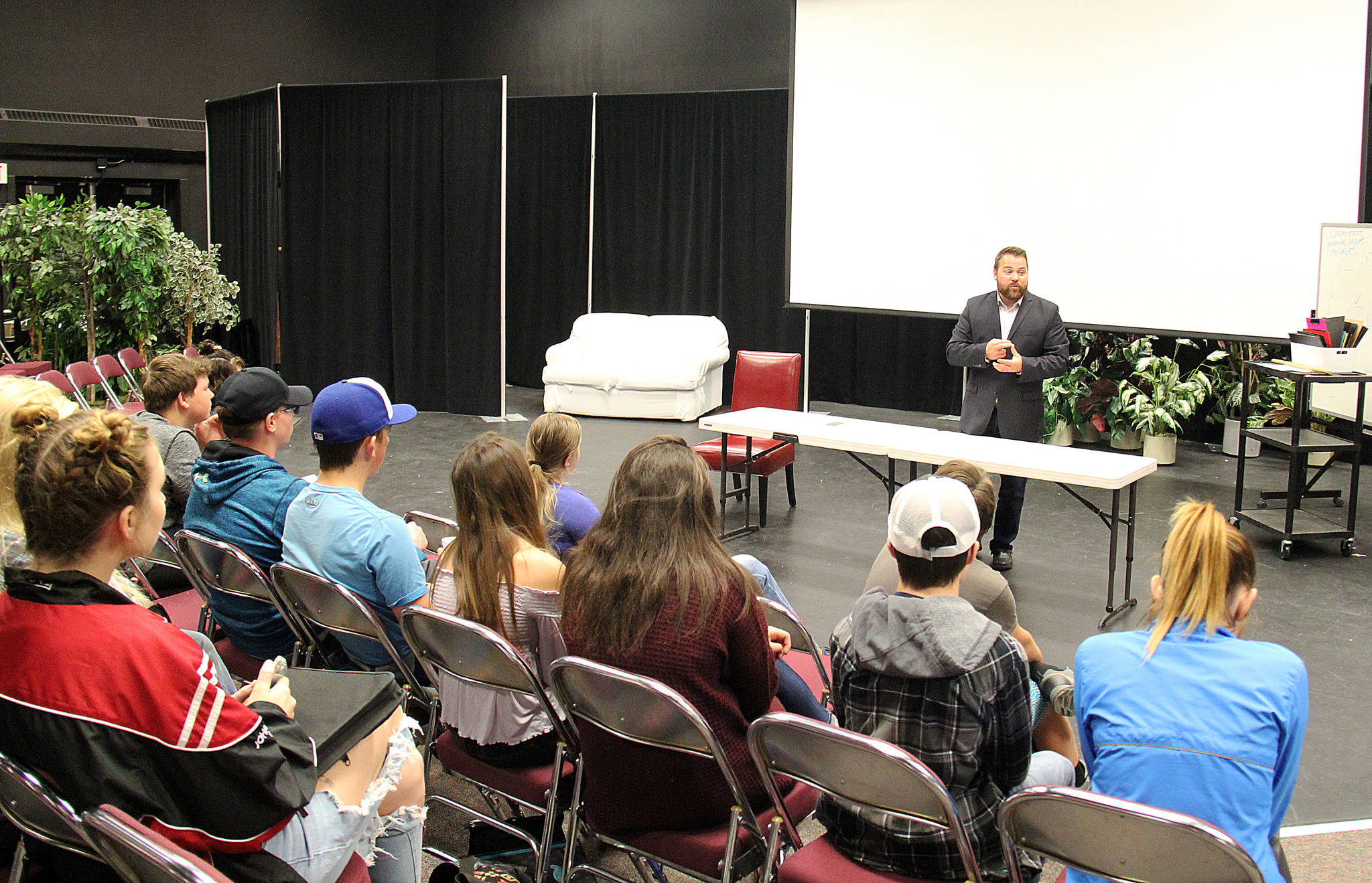 Mayor discusses local government with students Sylvan Lake News