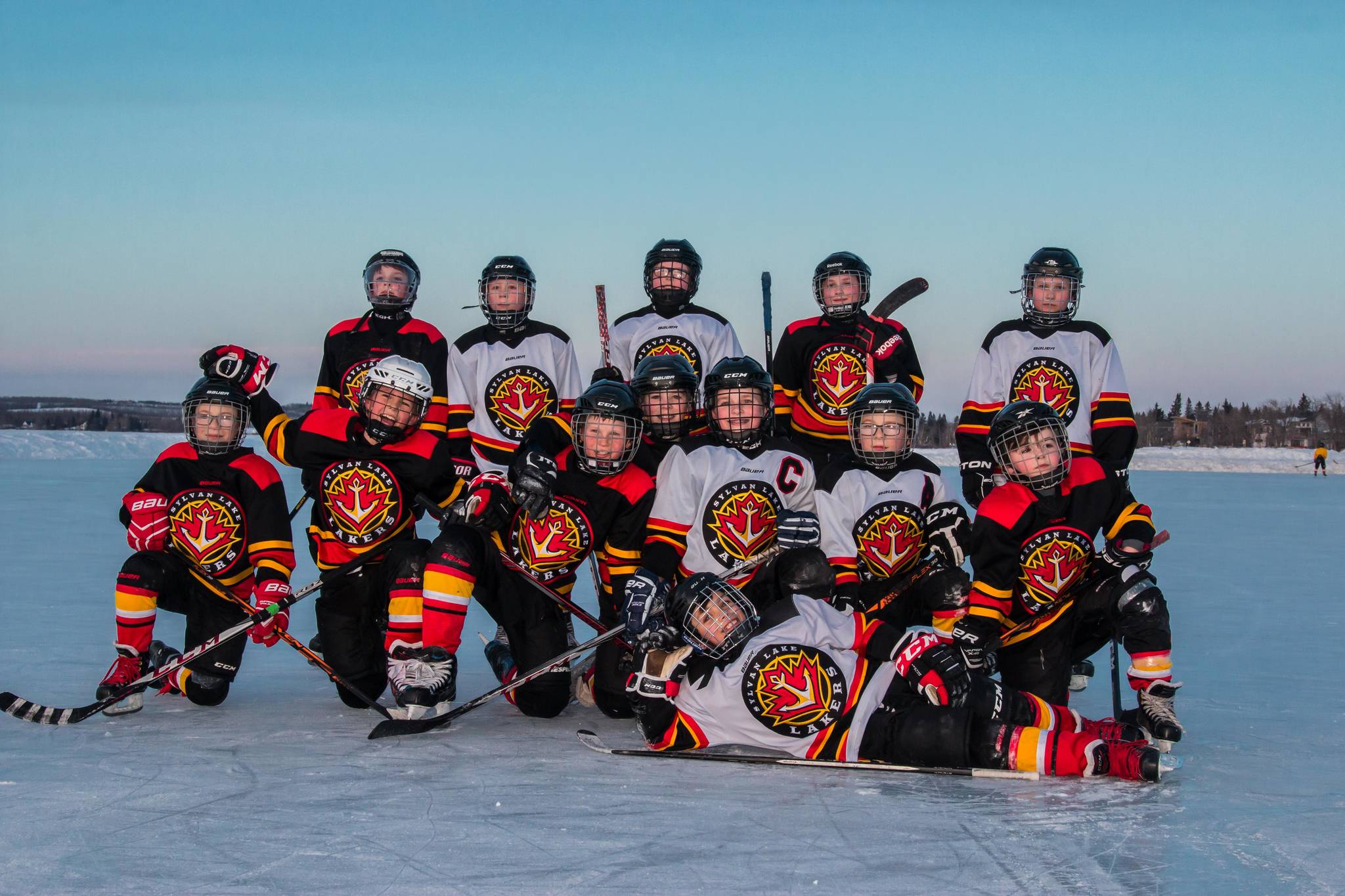 10875109_web1_OutdoorHockey12