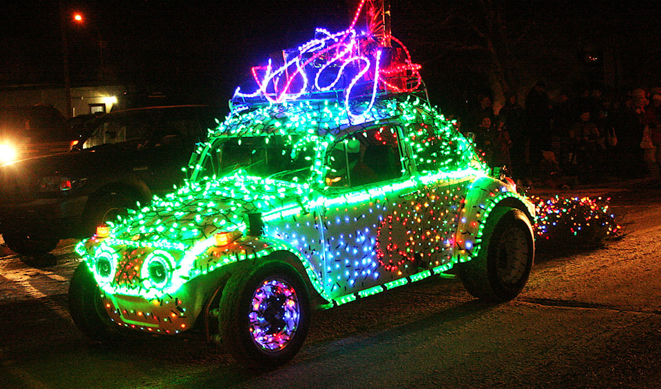 14419450_web1_Grinch-Car