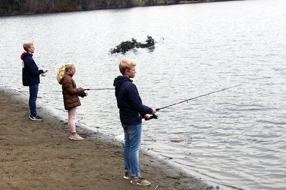 20264206_web1_fishing