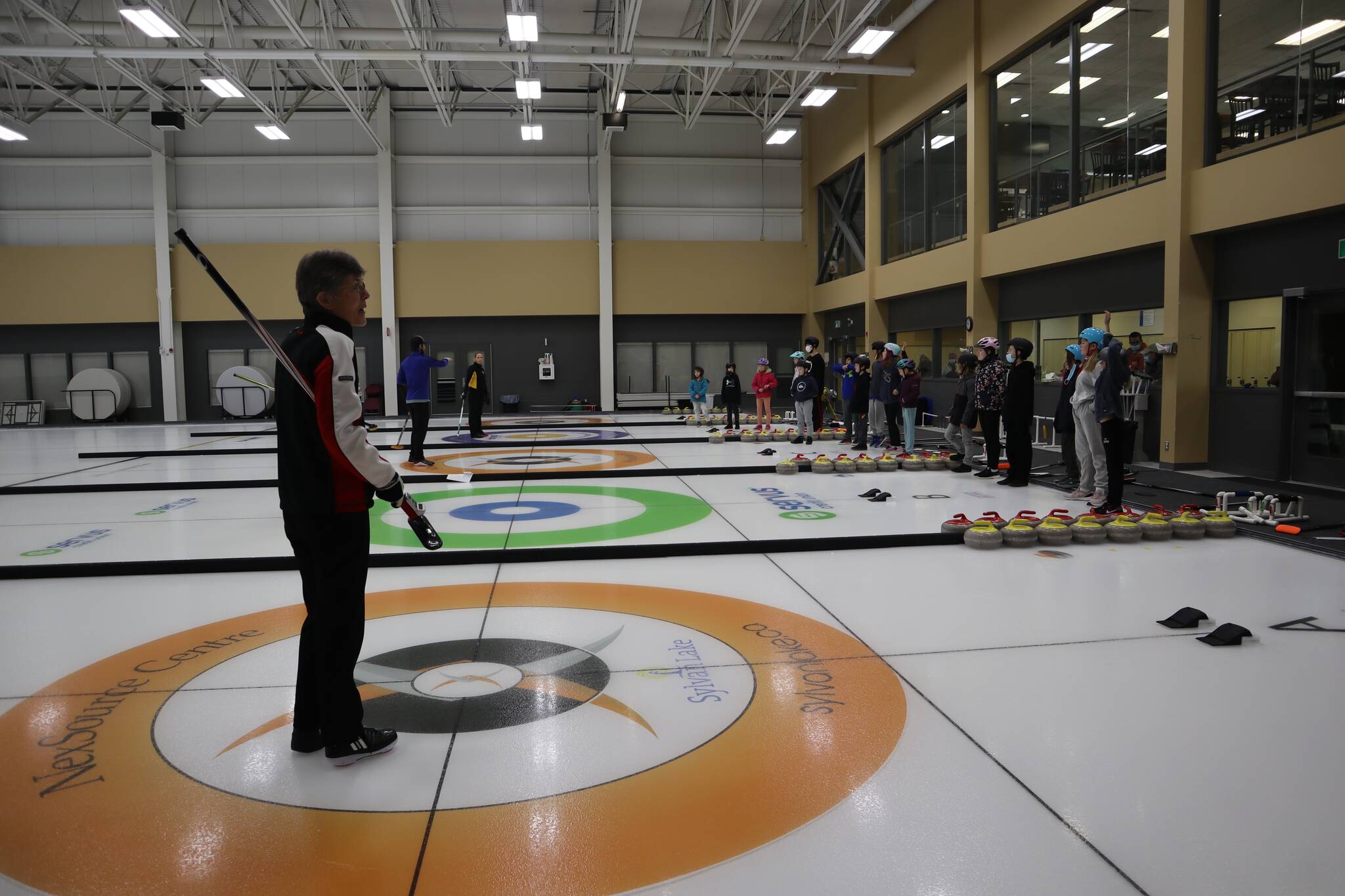 27177529_web1_211118-SLN-Youth-Curling-free-event_4