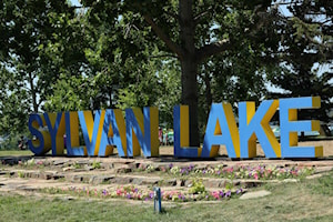 Town of Sylvan Lake inviting lakers to 'kick it to the curb'