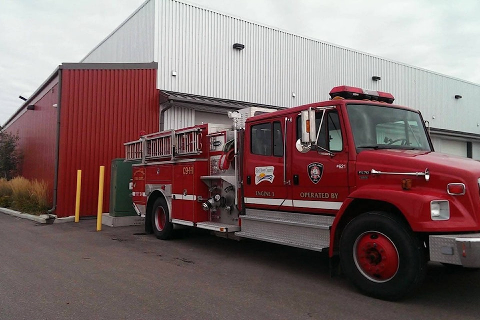 32189816_web1_171014-SLN-M-Fire-Truck