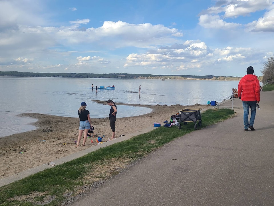 34058161_web1_220519-SLN-beach-photos_3