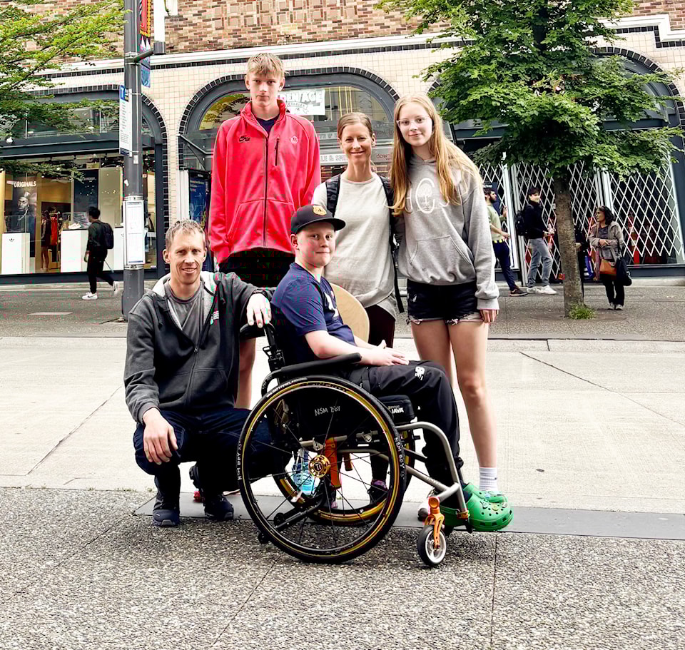 250529-tst-sawyerseinenfamily