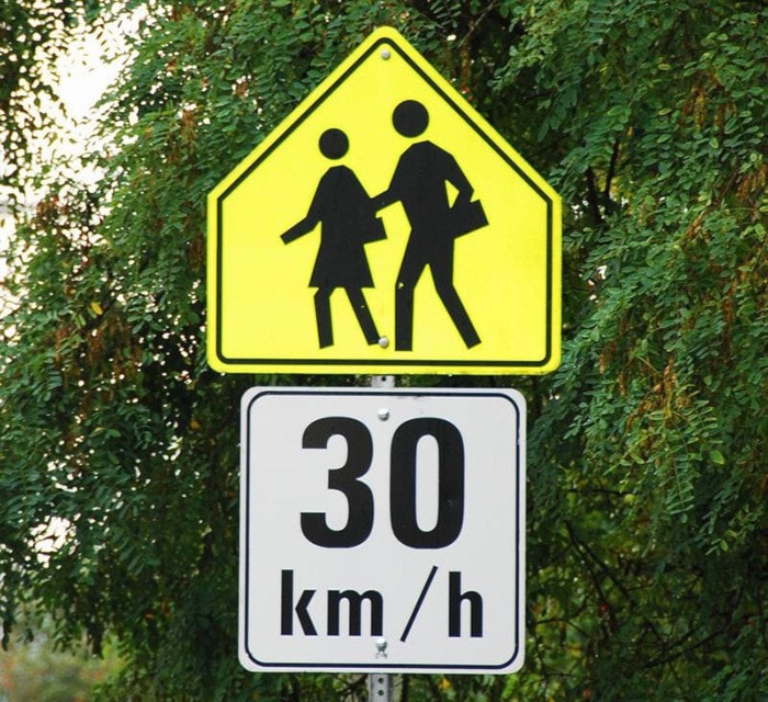 93661terraceweb45449_School_speed_limit_sign