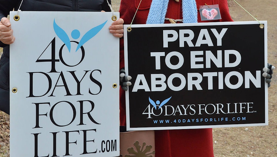 web1_DSC_0312-cropped-anti-abortion-signs-gps