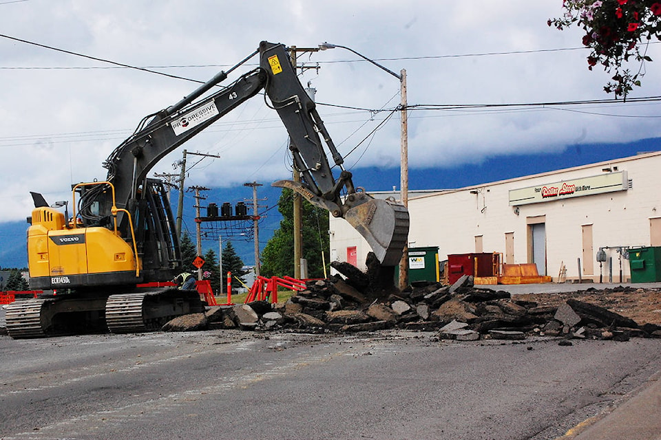 12504284_web1_TST-Greig-Ave-road-work3