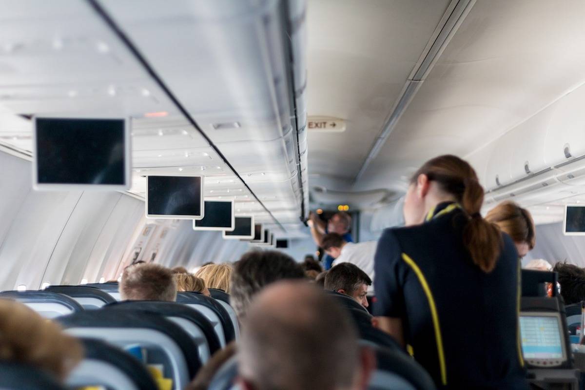 Airline Says Female Flight Attendants