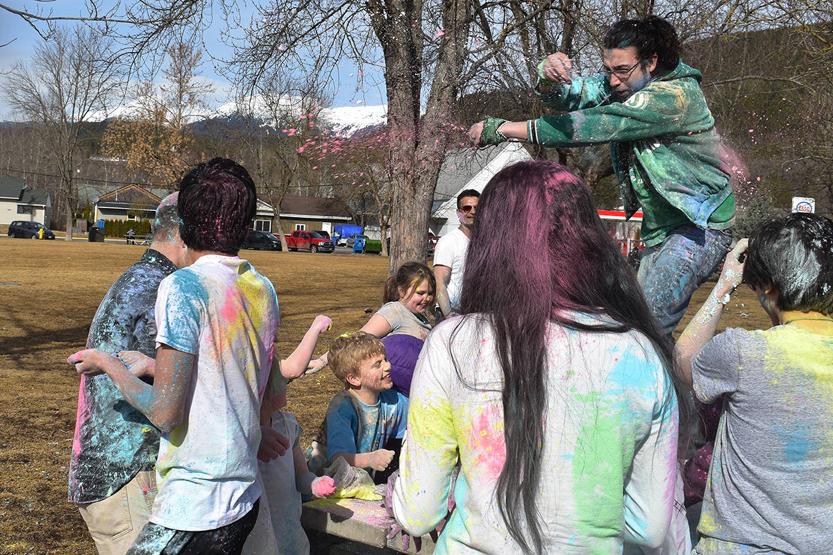 16002345_web1_TST-holi-celebrations-14