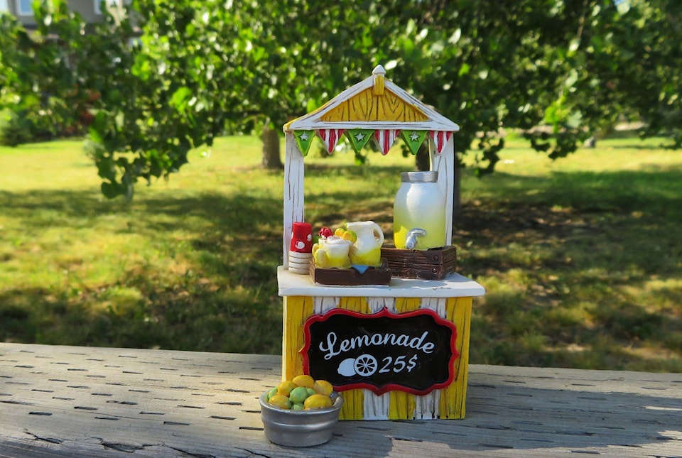 17588334_web1_lemonade-stand-2483297_1920