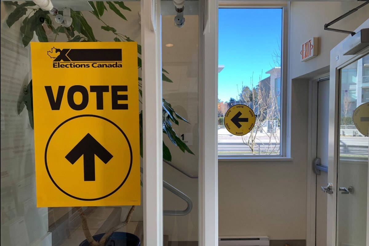 No holiday for campaigning leaders on Thanksgiving weekend, but pace slows