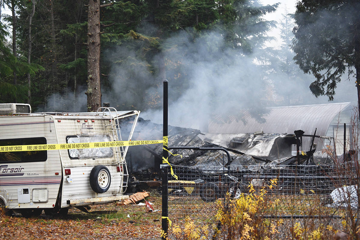19070198_web1_TST-thornhillfire