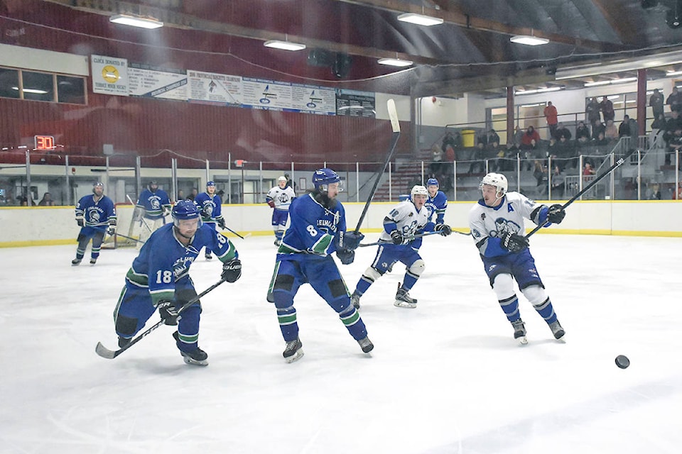 19519592_web1_copy_TST-riverkings-steelheads-nov23