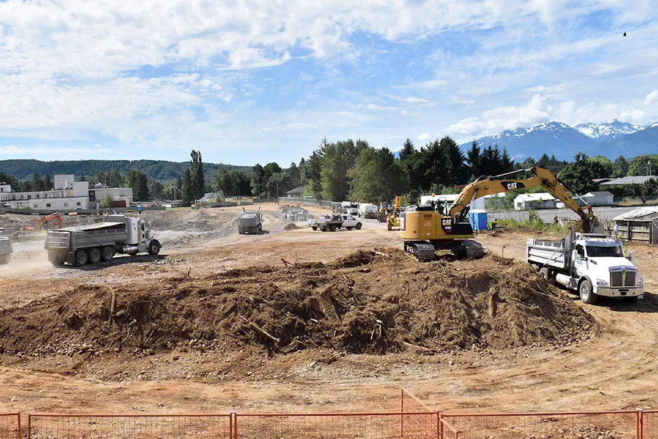 26222032_web1_210715-TST-mills.memorial.workforce-construction_1
