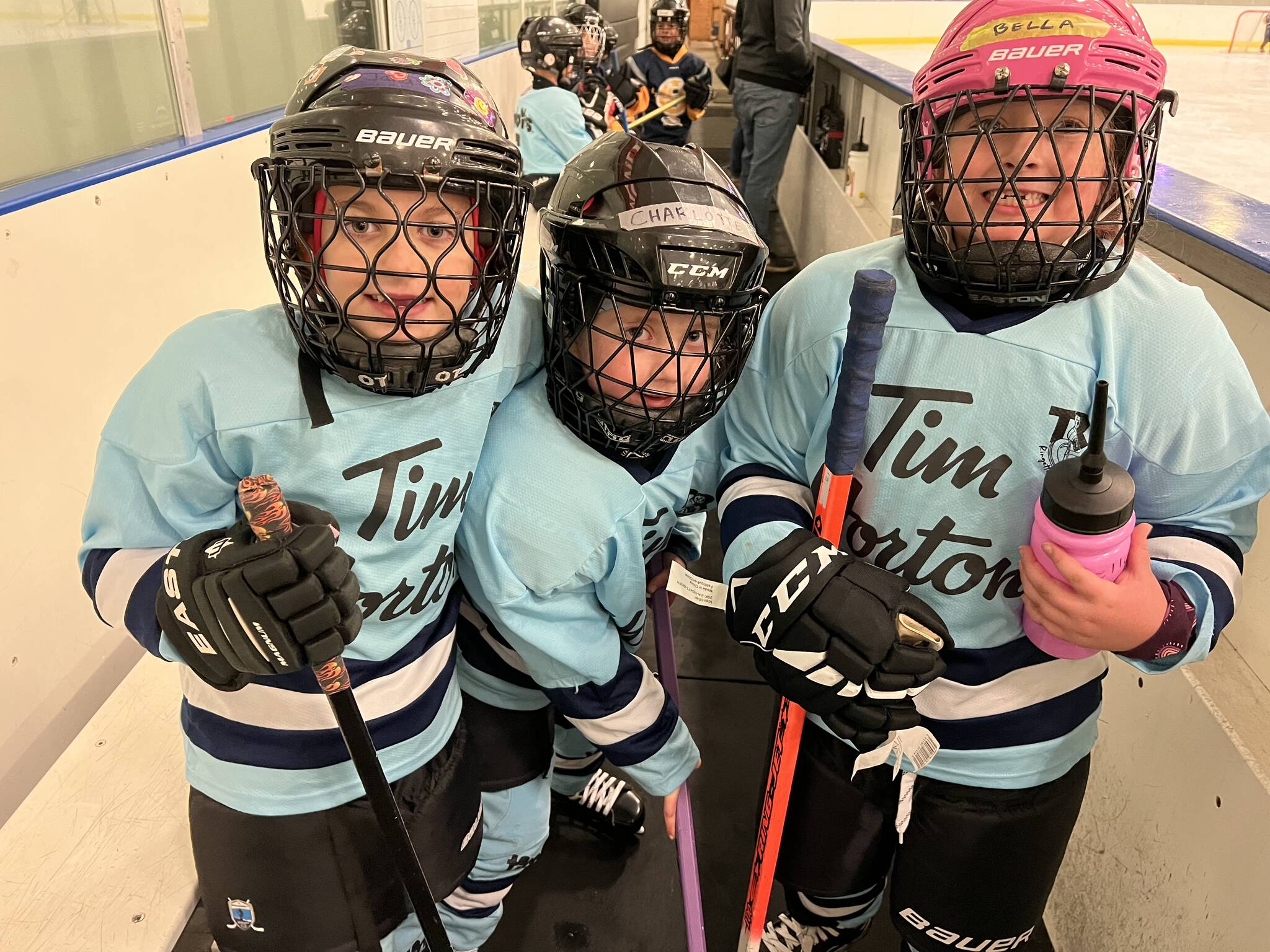 30833799_web1_221103-TST-ringette.group.3