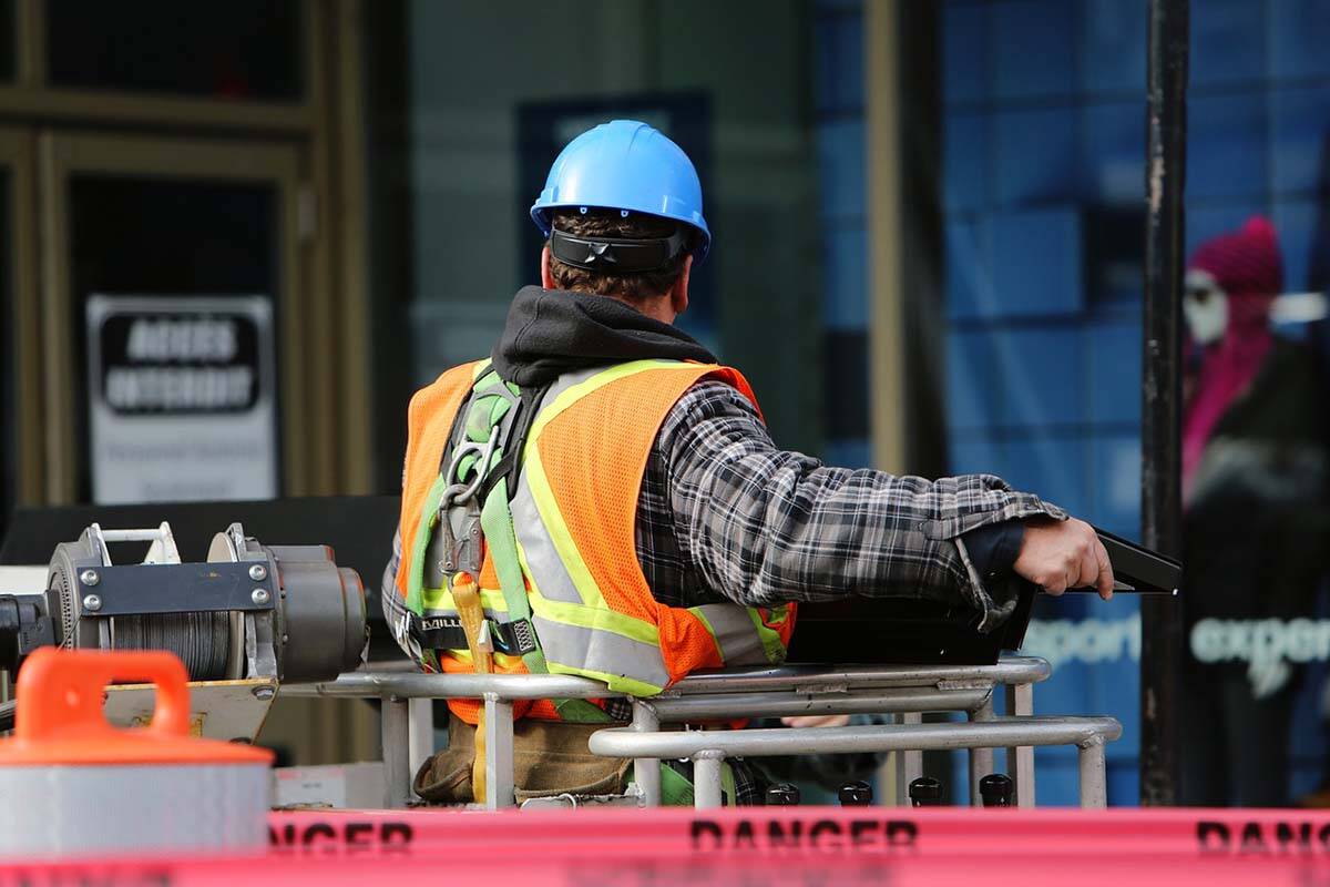 Women's construction hard top hats