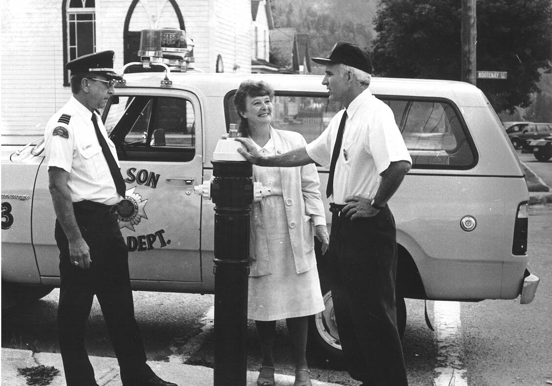 Nelsons fire chief Harry Sommerville (left) in 1986 with Nelson city councillor Sharon Heflin and the actor Steve Martin during the filming of the movie Roxanne. Photo: Steve Thornton/ Nelson Daily News