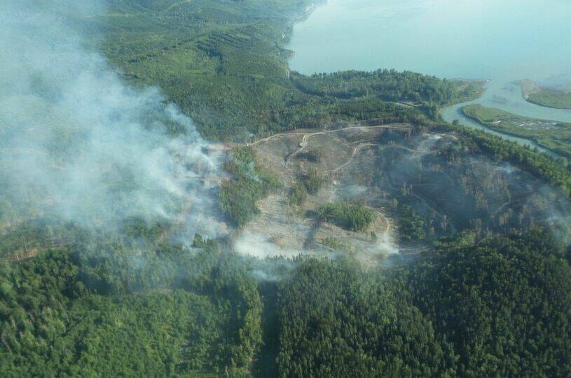 32857641_web1_220818-TST-rosswood.fire.aug.10
