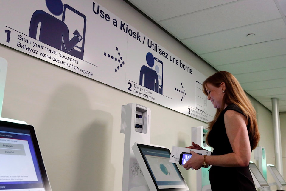 240820-bpd-airport-customs-kiosk