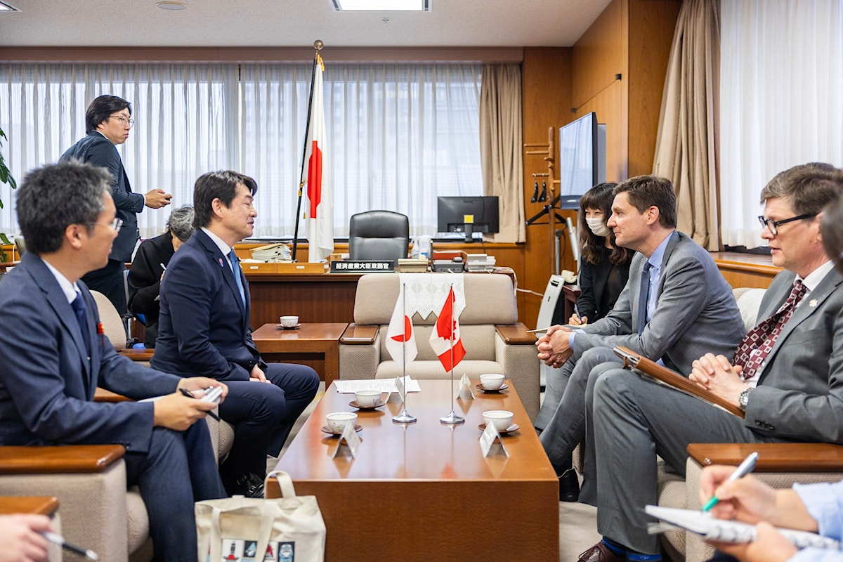 埃比说日本人对卑诗省矿物质非常感兴趣,液化天然气