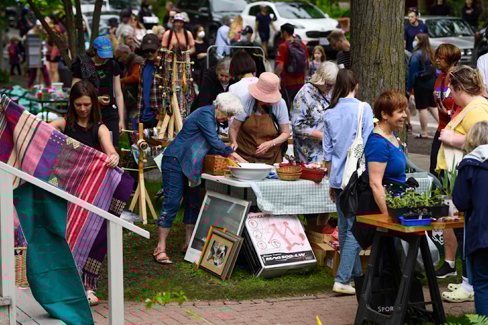 240620-bpd-garagesale