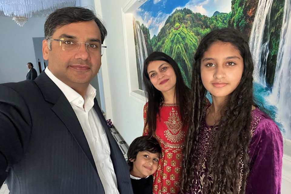 shama-farooq-family-picture