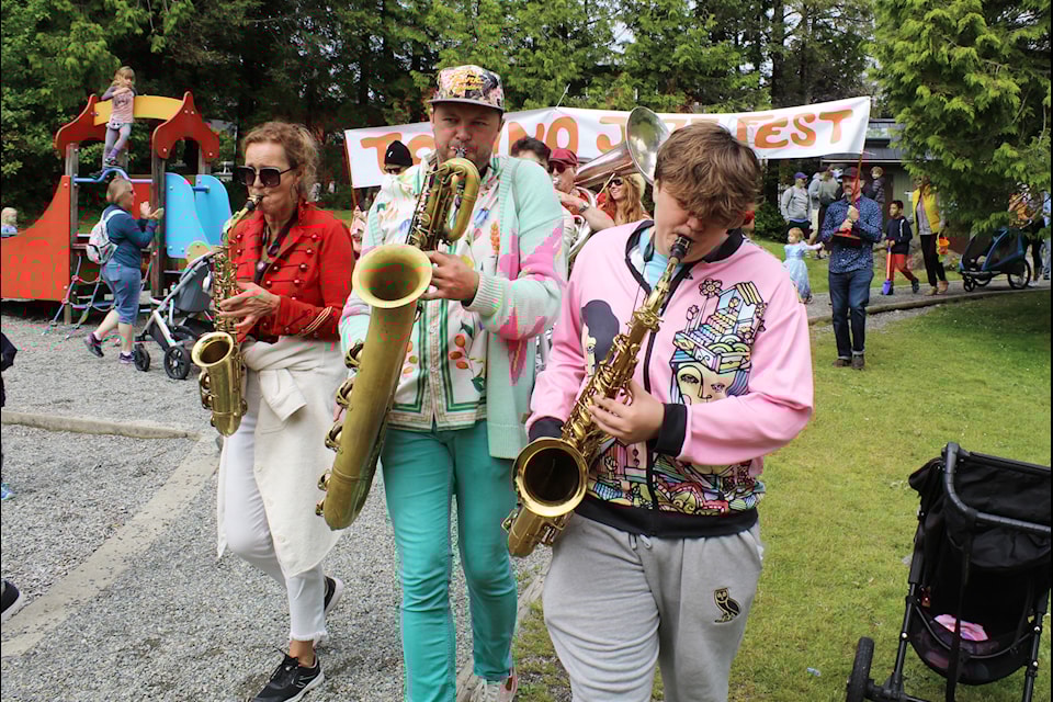 The Tofino Jazz Festival blanketed town with a triumphantly weird vibe as it roared through the streets on Saturday, June 28. The delightfully creative event had been postponed the night before due to rainfall and kicked off three amazing days of enthusiastically jazzy energy. 