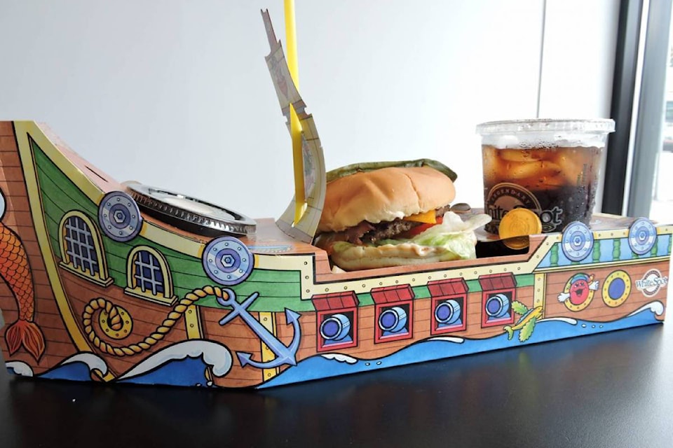 13060958_web1_180808-pirate_pak