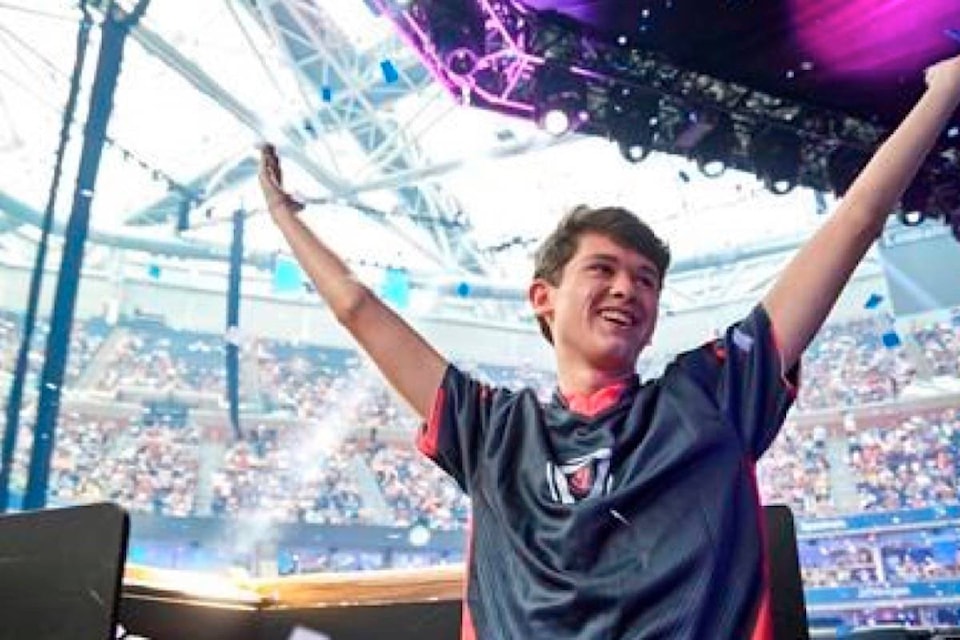 17911594_web1_190730-RDA-16-year-old-Fortnite-world-champ-wins-3M_1