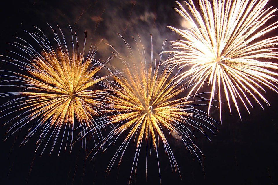 19960842_web1_New_Year_Fireworks