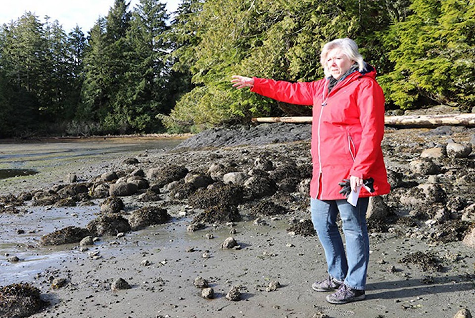 20114143_web1_200115-UWN-Trail-halted_1