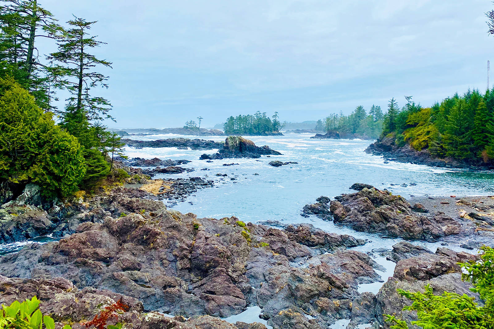 20065849_web1_copy_200110-WCT-WinterTofino-Ucluelet_6