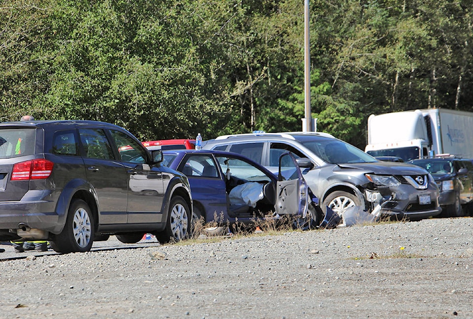 22657614_web1_200916-UWN-Crash-tofino-ucluelet_1